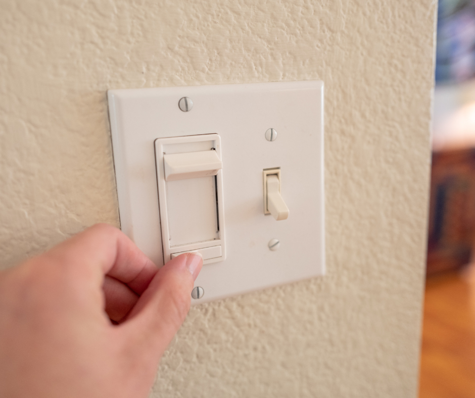 Hand adjusting dimmer